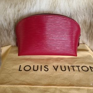🌟 Louis vuitton epi fuscia cosmetic pouch